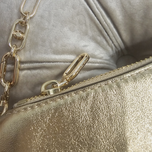 NEW MK Michael kors hand bag in gold - Picture 4 of 9